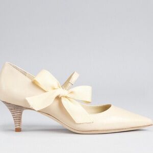 Tory Burch Ivory Cream Low Heel Pump size 9